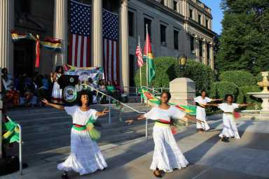 guyana-flag-raising-new-jersey-2022-06-09-tc-cl01
