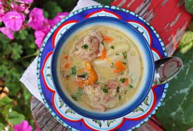 grandmas-split-peas-and-dumpling-soup-2022-09-08-cdlr-cl01