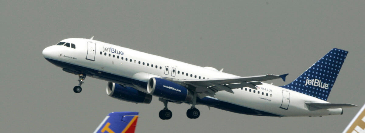 A JetBlue Airbus