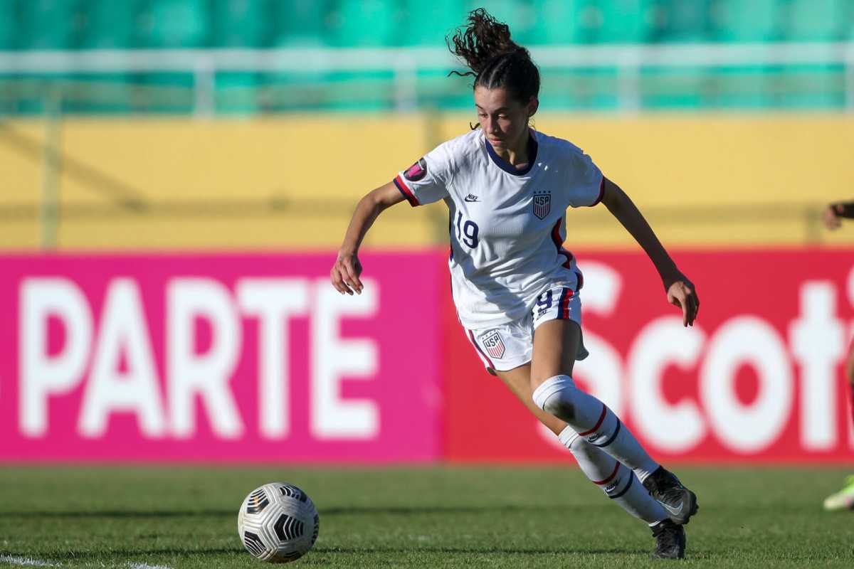 Lauren Martinho #19 of USA
