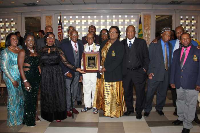 St. Vincent and the Grenadines Ex-Police Association, U.S.A., Inc. receives award from COSAGO.