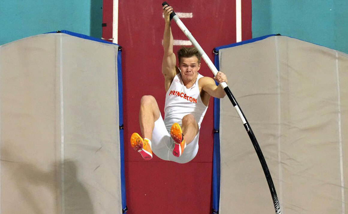 Sondre Guttormsen in the pole vault at the NCAA Indoor Championship.