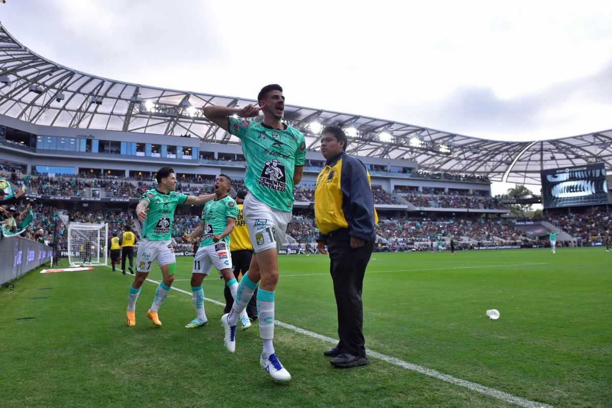 Lucas Di Yorio celebrates what turned out to be the goal that allowed Club León to win the Scotiabank Concacaf Champions League for the first time on June 4, 2023, at the BMO Stadium in Los Angeles, CA.