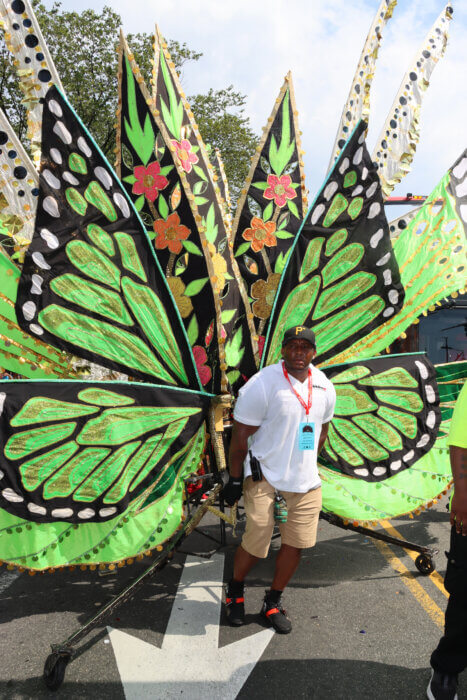 A huge costume from Sesame Flyers.