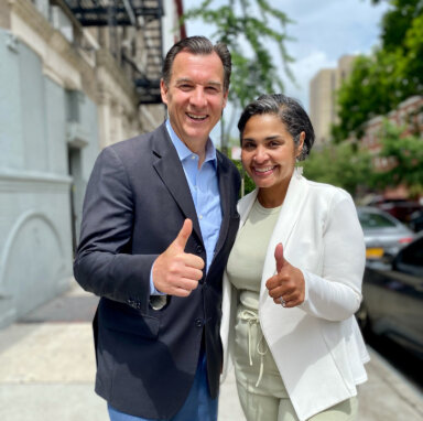 Tom Suozzi and Diana Reyna for lieutenant governor as Suozzi ran for Governor of New York in the Democratic Primary in June 2022.