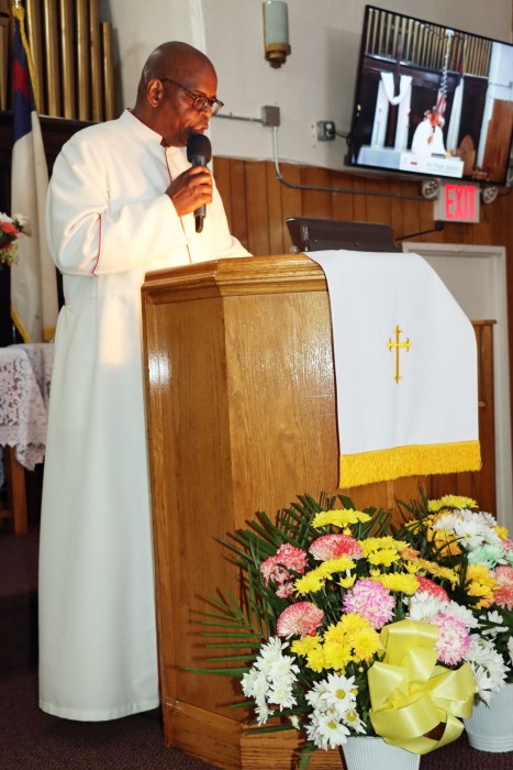 Pastor the Rev. Roger Jackson delivers sermon on ‘Mothers like no others.’