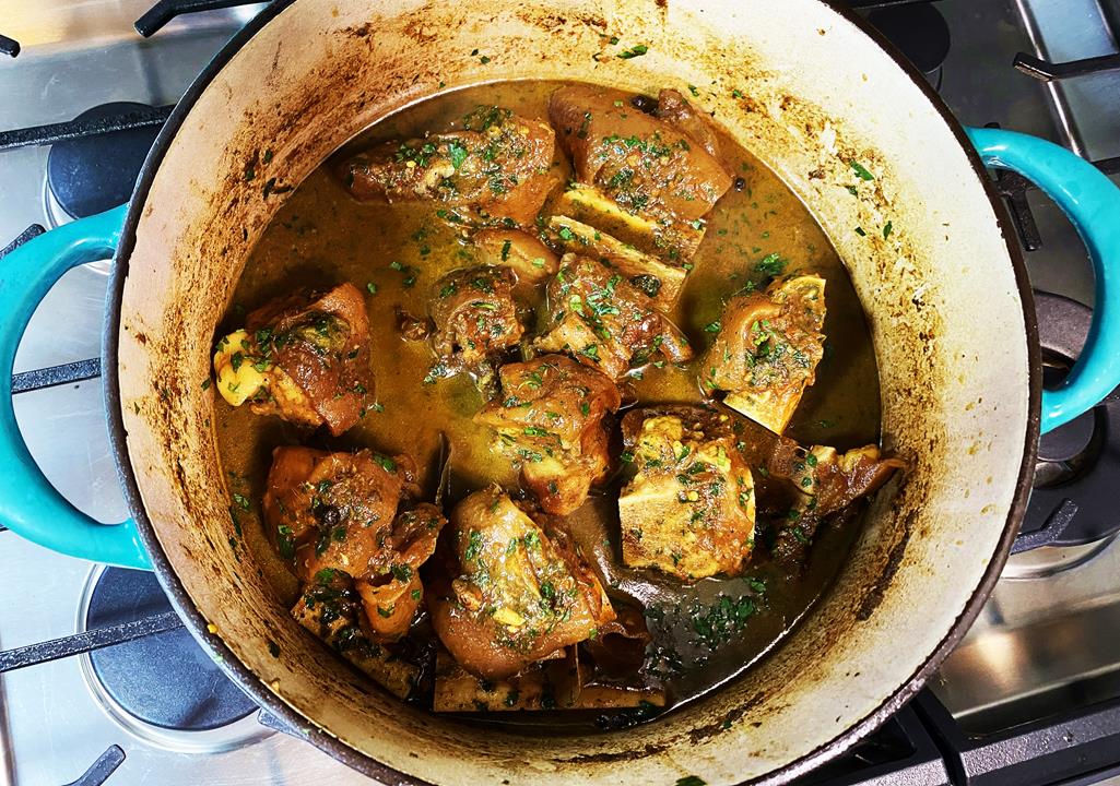 Caribbean Curry Cow Heel (cow foot) recipe.
