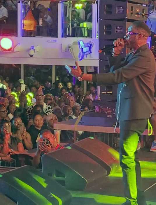 Bouny Killer at the Love and Harmony 2025 concert.