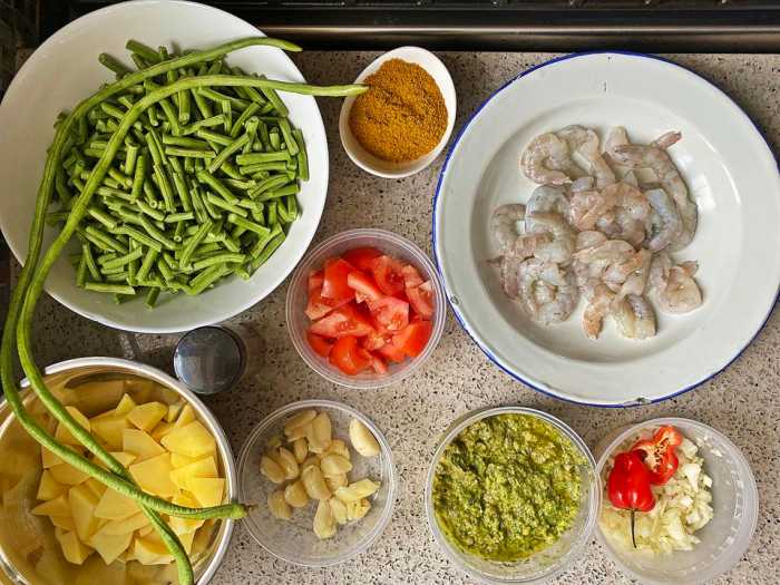 Classic Curry Bodi With Shrimp And Potato recipe.