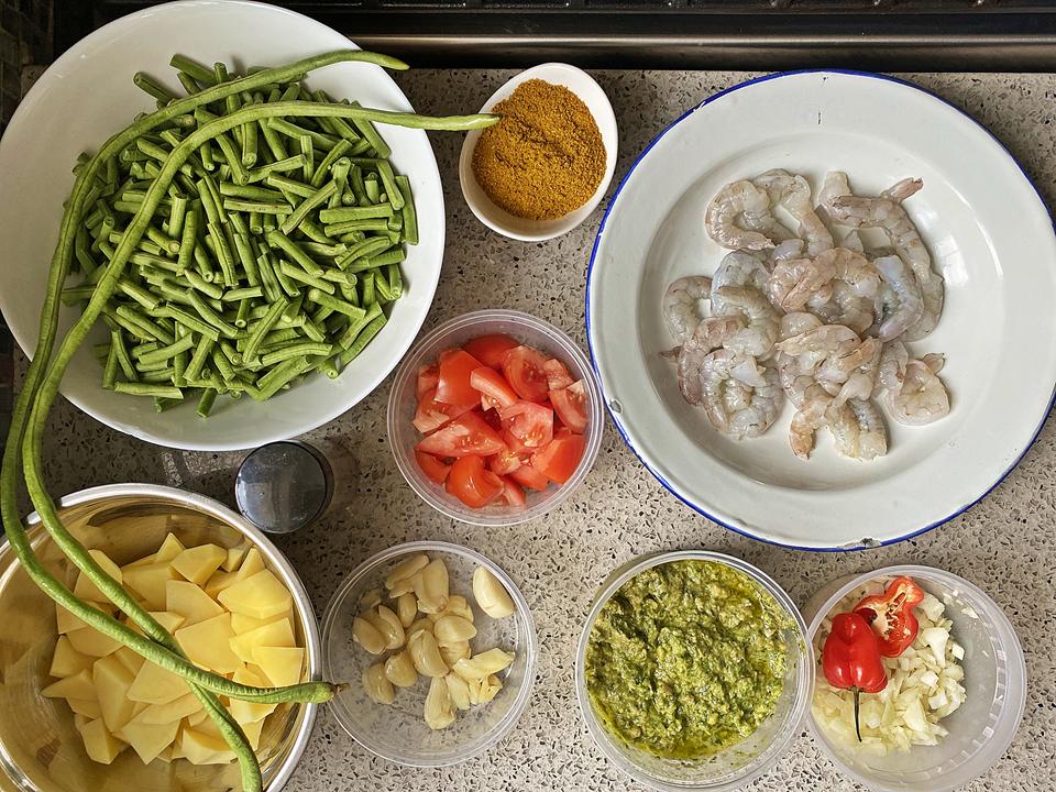 Classic Curry Bodi With Shrimp And Potato recipe.