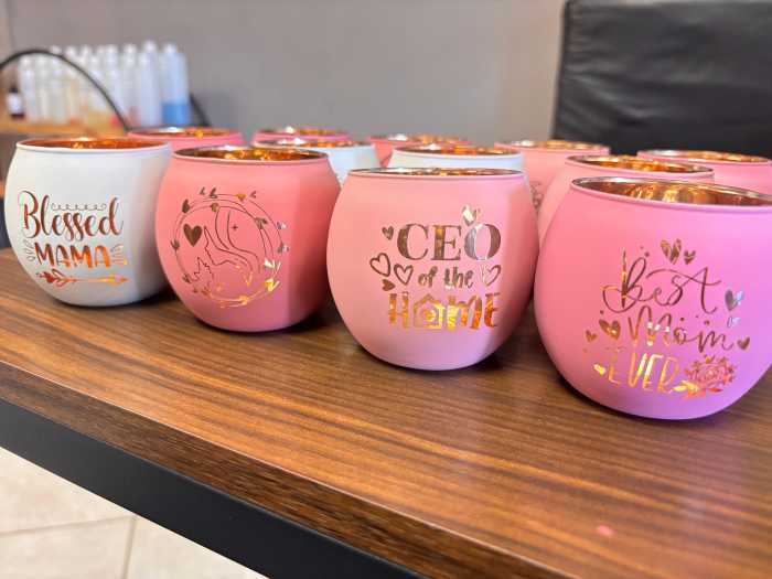 Candle De Lite will be hosting a Mother’s Day candle-making experience that combines fun, creativity, and delicious brunch and dinner options.