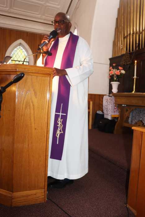 Pastor Roger Jackson delivers sermon on “The Heart of a Father.”