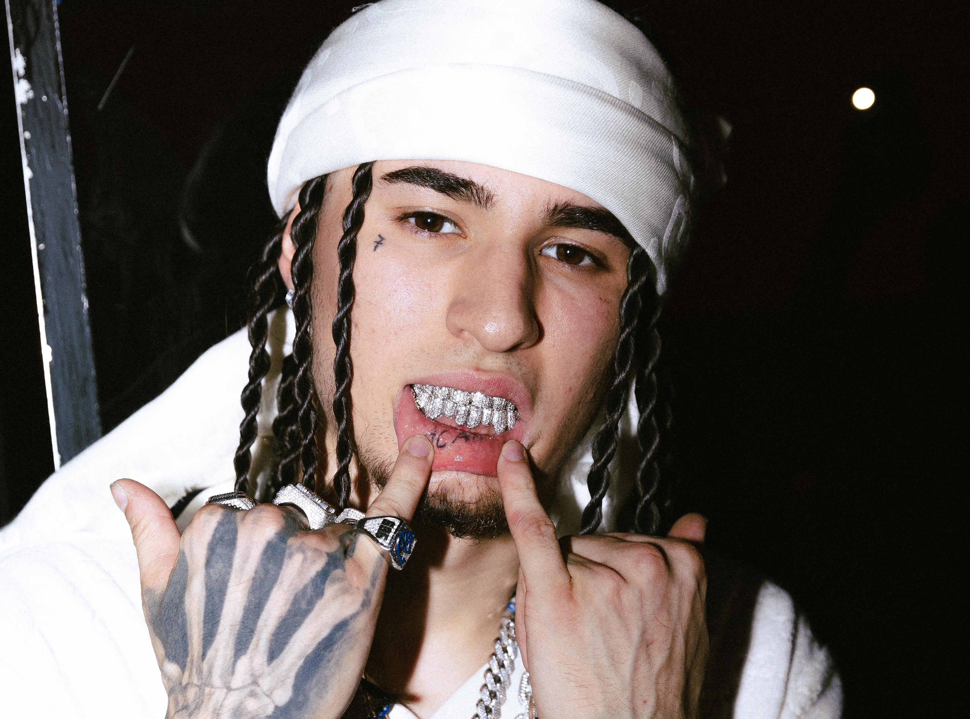 Italian rapper Rondodasosa breaks borders with 'LIVIN,' featuring Byron  Messia, image size:3908x2897