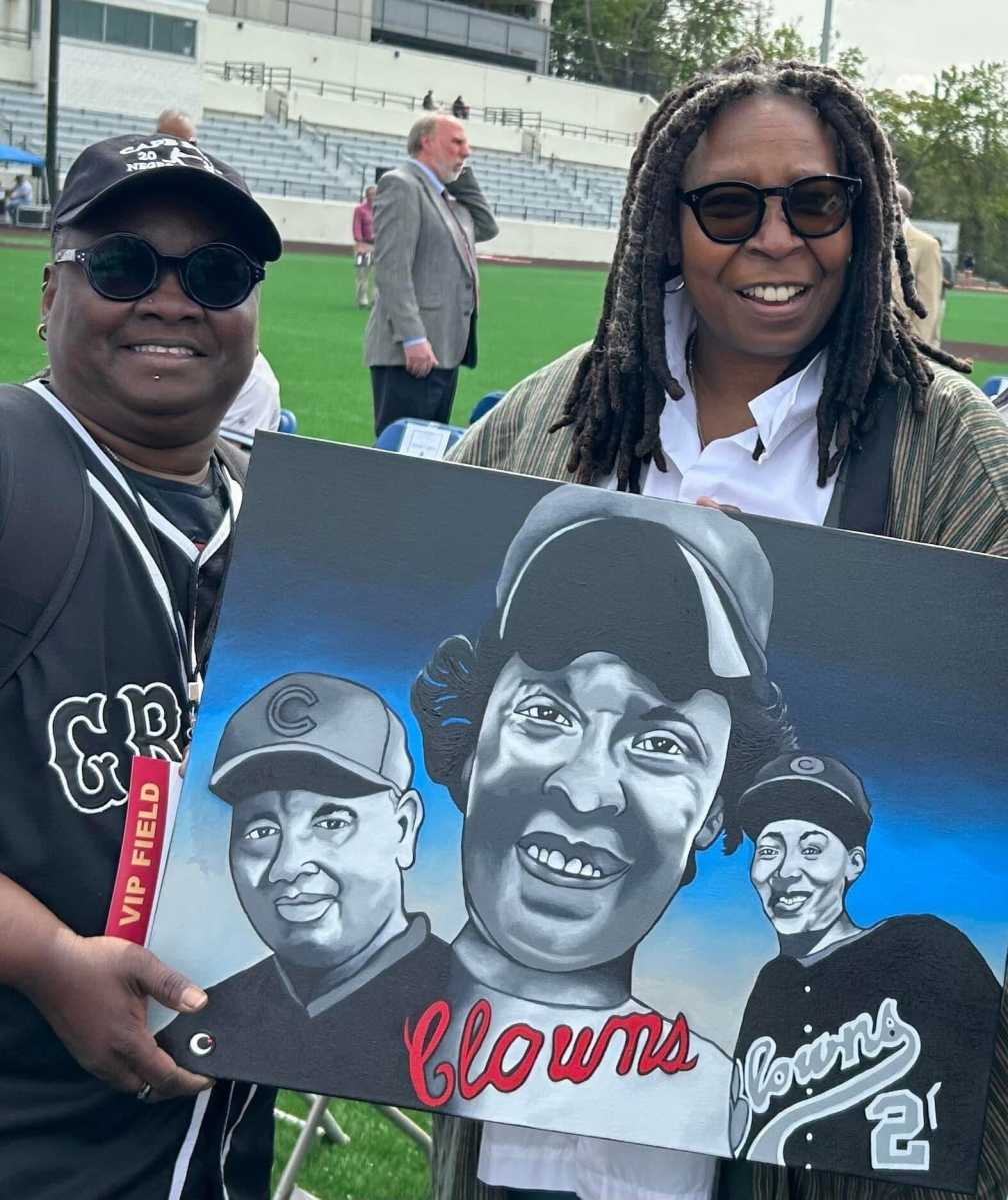 Sydnéi SmithJordan and her collector Whoopi Goldberg.
