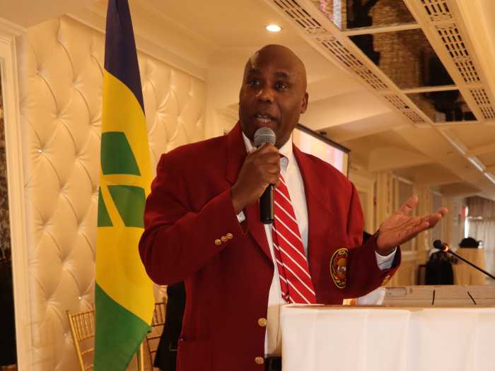 Wayne Ragguette, president of VINCI, addresses the gala ceremony.