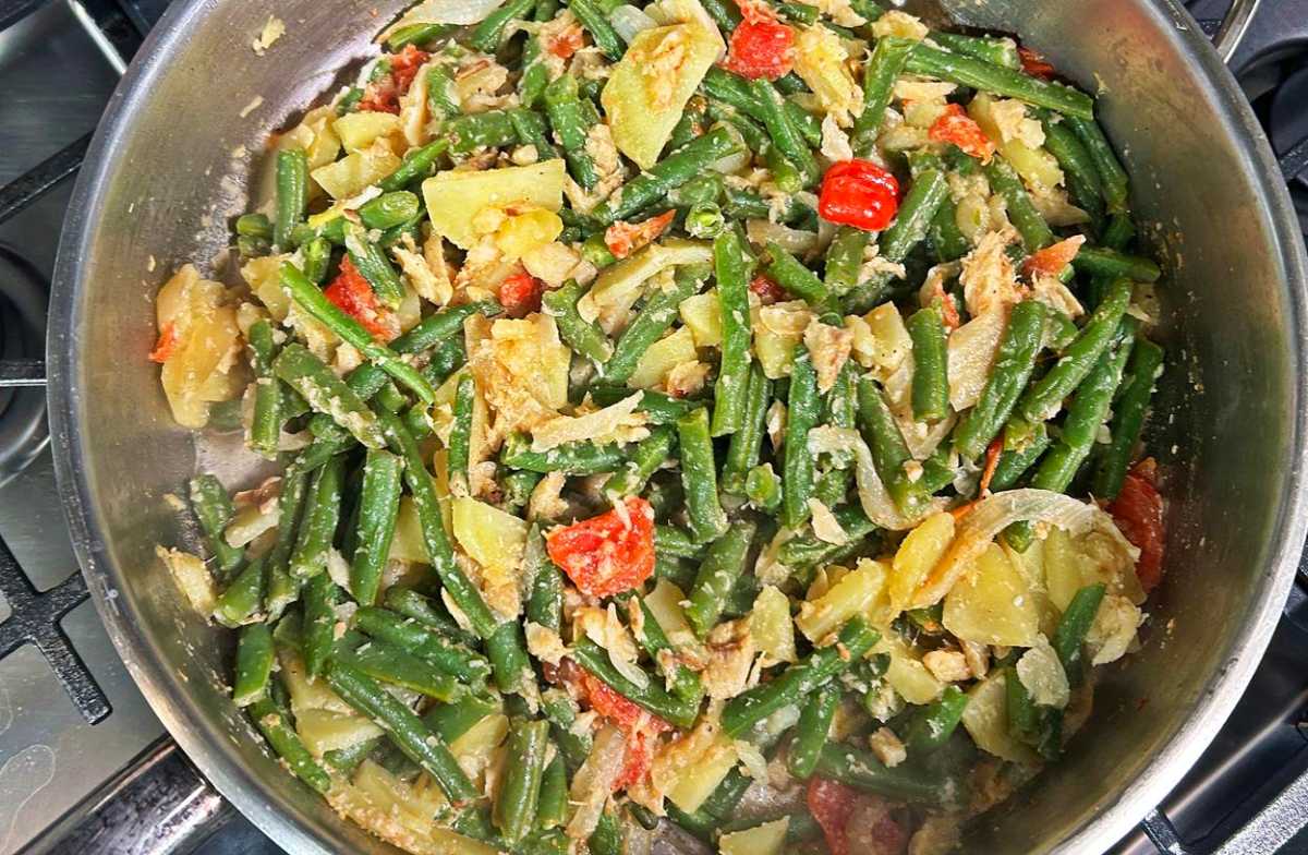 String Beans With Potato And Salted Cod recipe.
